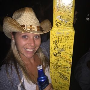 Meet your Posher, Kara